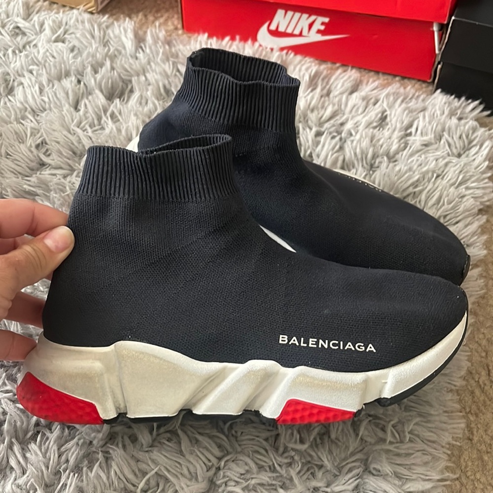 Authentic BALENCIAGA
Women's Speed Knit Sneakers
No box